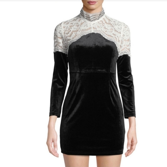 🍒NWT🍒 VICTORIAN RENAISSANCE VELVET DRESS - Picture 5 of 11